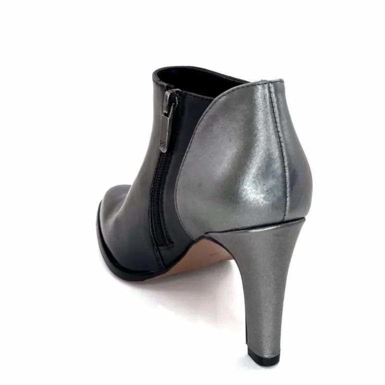 bottines__talons_regarde_le_ciel_buffy__cuir_noir_argent_17.webp Regarde Le Ciel Bottines à Talons Buffy 03 Cuir Noir Argenté ArgentNoir Sale