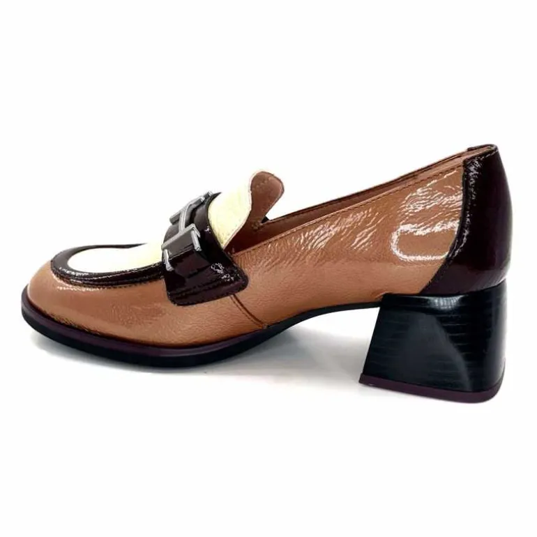 mocassins__talon_hispanitas_chi__milan_cuir_vernis_almond_13.webp Hispanitas Mocassins à Talon Chi 243550 Milan Cuir Vernis Almond Marron Sale