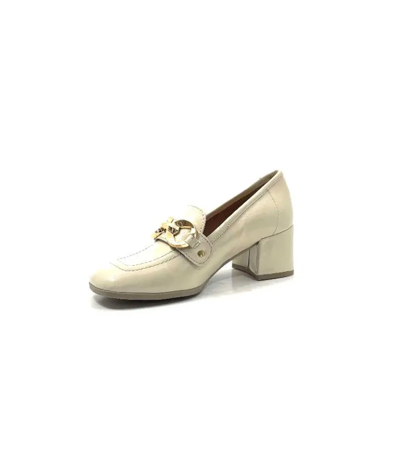 mocassins__talon_ivoire__cuir_vernis_beige_10.webp Ivoire0351a Mocassins à Talon Ivoire 9575845 Cuir Vernis Beige Discount