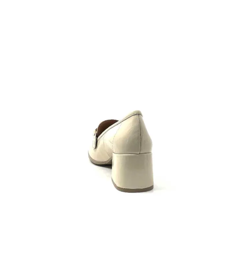mocassins__talon_ivoire__cuir_vernis_beige_17.webp Ivoire0351a Mocassins à Talon Ivoire 9575845 Cuir Vernis Beige Discount