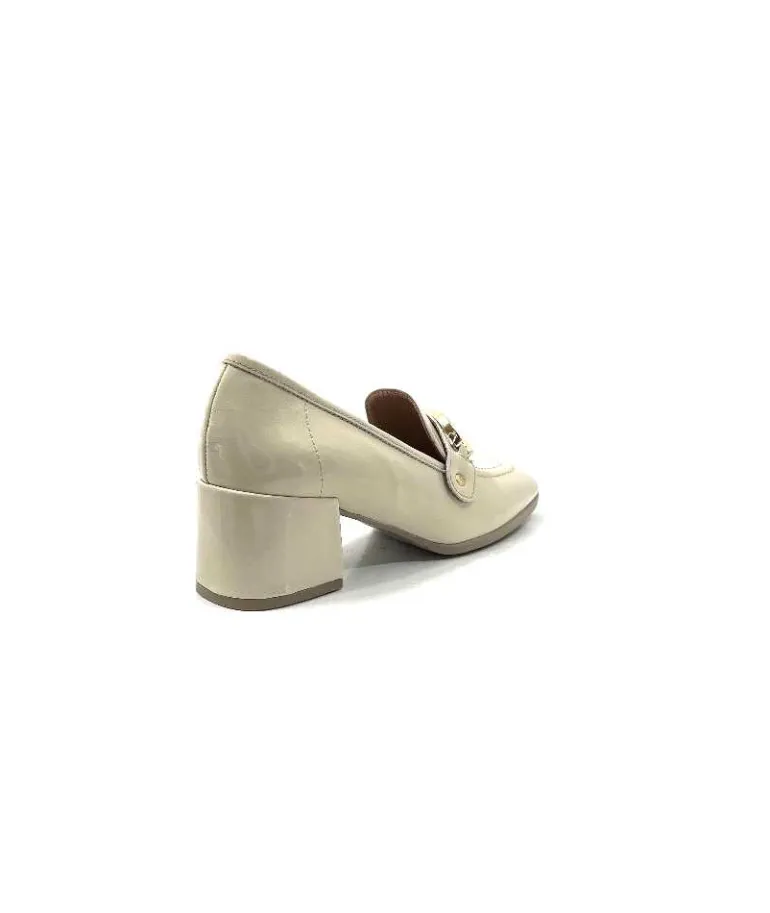 mocassins__talon_ivoire__cuir_vernis_beige_21.webp Ivoire0351a Mocassins à Talon Ivoire 9575845 Cuir Vernis Beige Discount