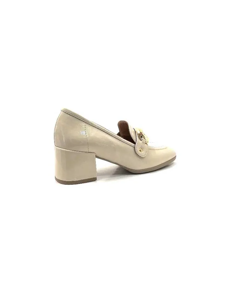 mocassins__talon_ivoire__cuir_vernis_beige_22.webp Ivoire0351a Mocassins à Talon Ivoire 9575845 Cuir Vernis Beige Discount