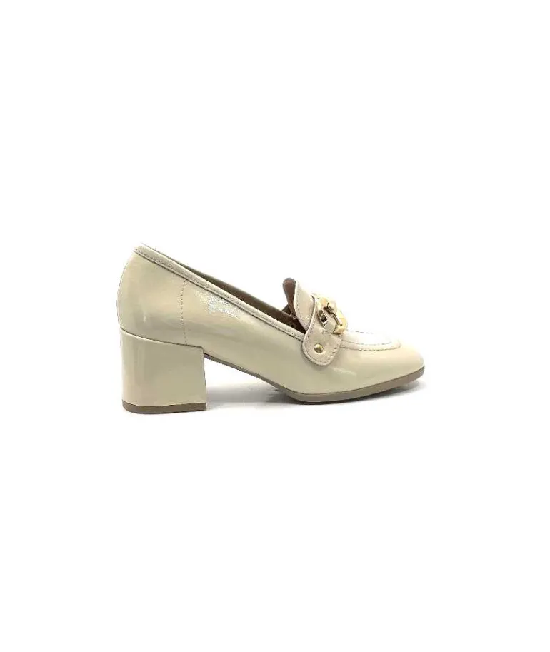 mocassins__talon_ivoire__cuir_vernis_beige_23.webp Ivoire0351a Mocassins à Talon Ivoire 9575845 Cuir Vernis Beige Discount