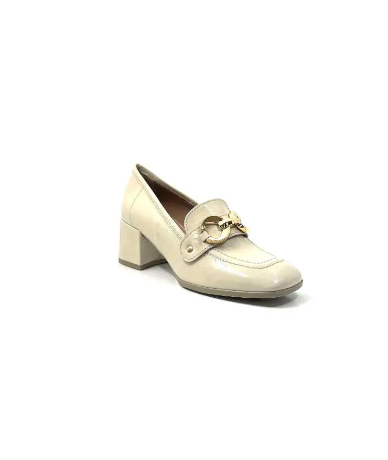 mocassins__talon_ivoire__cuir_vernis_beige_3.webp Ivoire0351a Mocassins à Talon Ivoire 9575845 Cuir Vernis Beige Discount