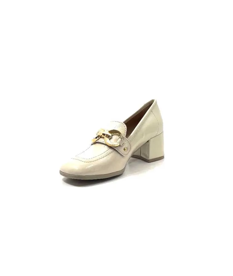 mocassins__talon_ivoire__cuir_vernis_beige_9.webp Ivoire0351a Mocassins à Talon Ivoire 9575845 Cuir Vernis Beige Discount