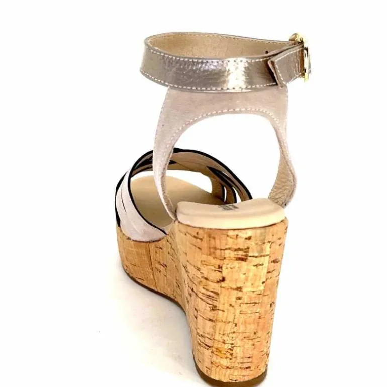 sandales__compenses_nerogiardini__d_cuir_mtal_daim_gris_17.webp Nero Giardini Sandales à Compensées NeroGiardini 410610 D677 Cuir Métal Daim Gris GrisClair Best Sale