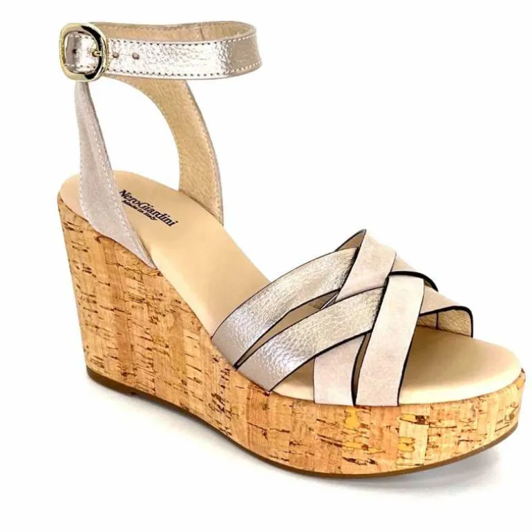 sandales__compenses_nerogiardini__d_cuir_mtal_daim_gris_2.webp Nero Giardini Sandales à Compensées NeroGiardini 410610 D677 Cuir Métal Daim Gris GrisClair Best Sale